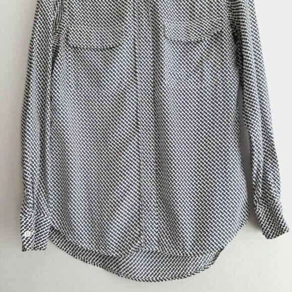 EQUIPMENT FEMME 100% Silk Button Down Blouse Geometric Print Sz XS - Picture 4 of 13